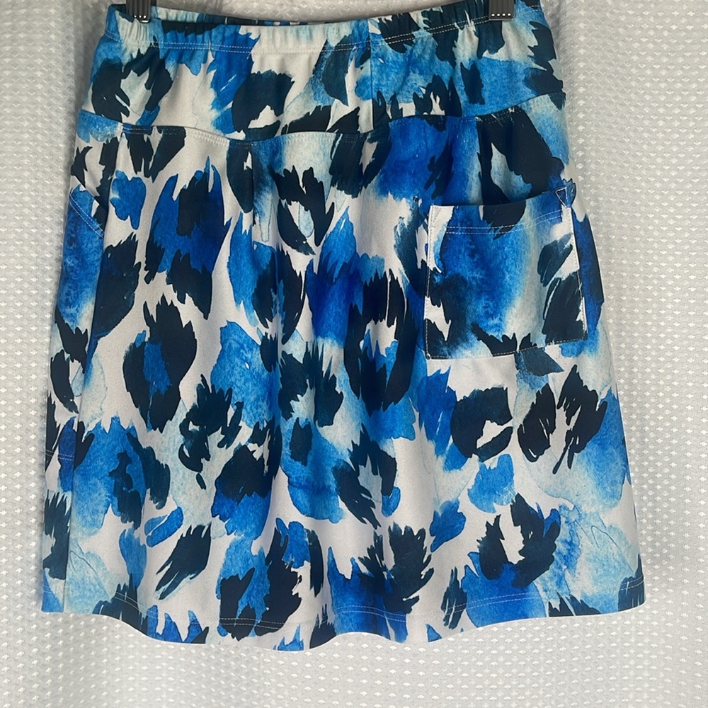 Women's Blue Printed Golf Skort - White Waistband - Picture 5 of 9